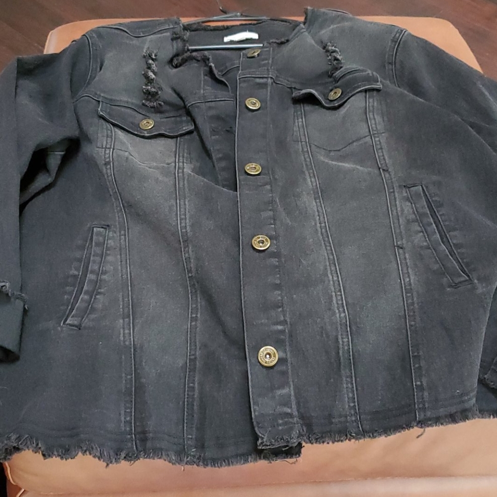 Women's Slight Distressed Denim Jacket